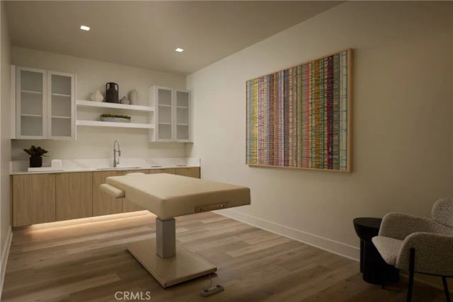 21010 Erwin Street 521, Woodland Hills, CA 91367
