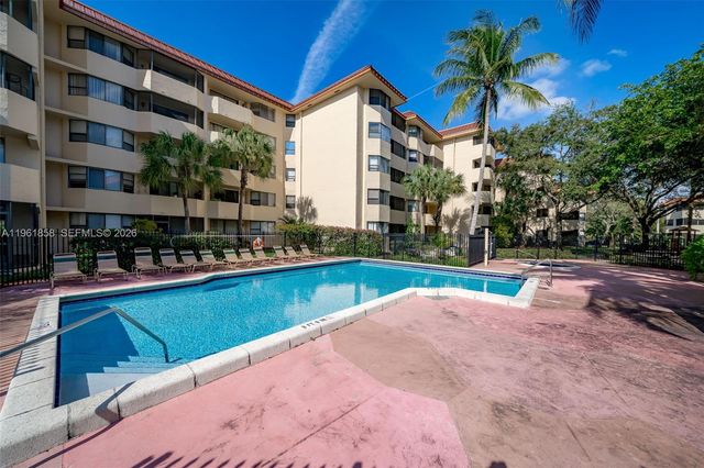 7401 NW 16th St 307, Plantation, FL 33313