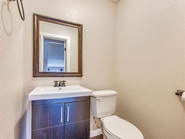9204 Aaron Drive, Oklahoma City, OK 73132