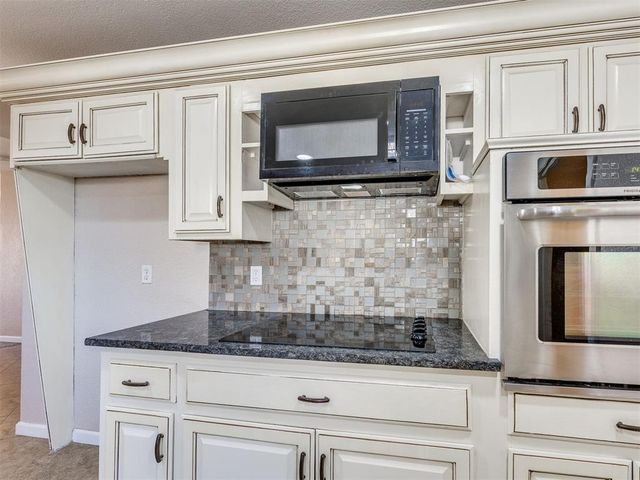 9204 Aaron Drive, Oklahoma City, OK 73132
