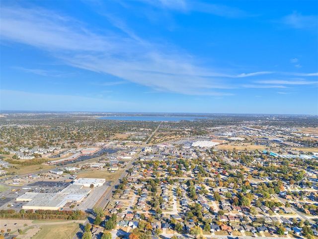 9204 Aaron Drive, Oklahoma City, OK 73132