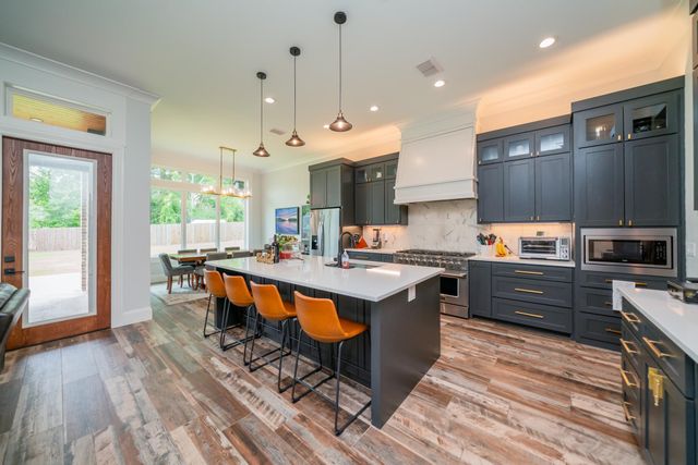 3813 Suren Way, Longview, TX 75605