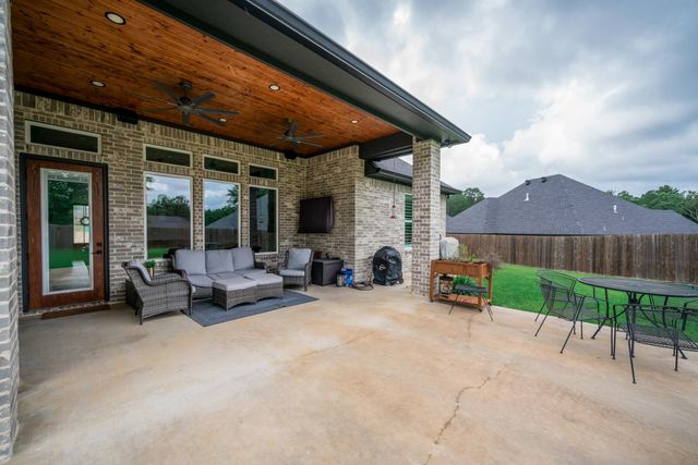 3813 Suren Way, Longview, TX 75605