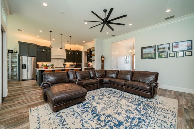 3813 Suren Way, Longview, TX 75605