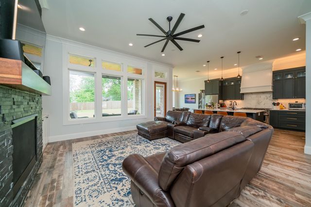 3813 Suren Way, Longview, TX 75605