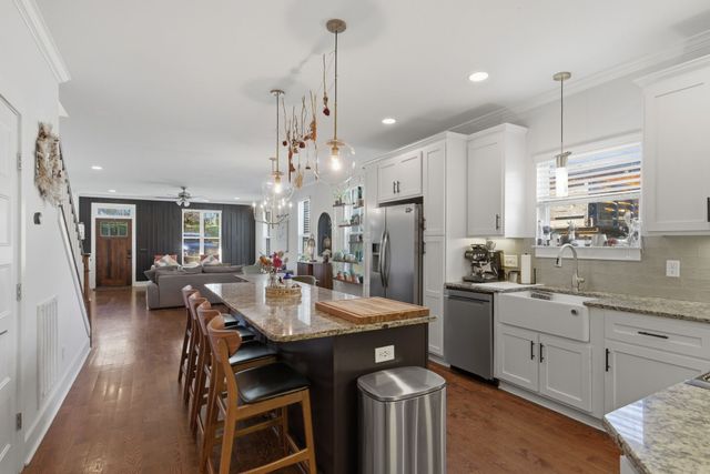 2438 Inga St, Nashville, TN 37206