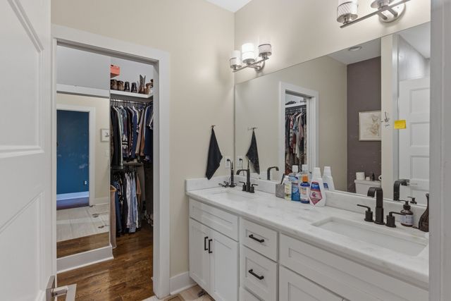2438 Inga St, Nashville, TN 37206