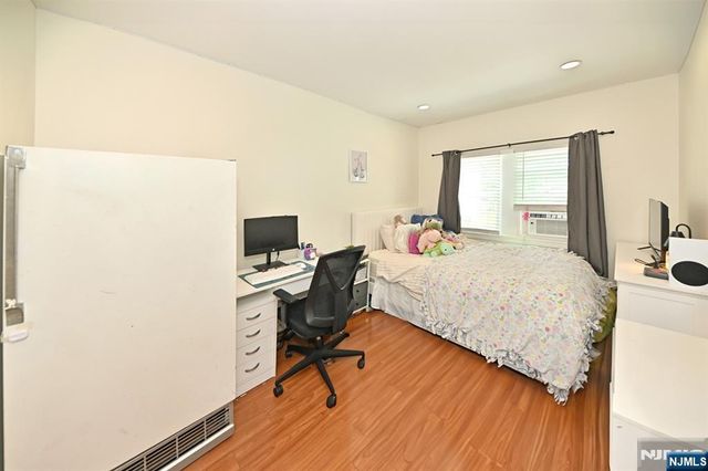 28 Makemoney Avenue, Wanaque, NJ 07420
