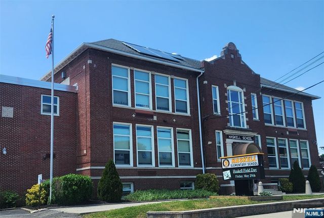 28 Makemoney Avenue, Wanaque, NJ 07420