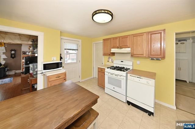 28 Makemoney Avenue, Wanaque, NJ 07420