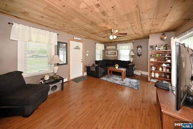 28 Makemoney Avenue, Wanaque, NJ 07420