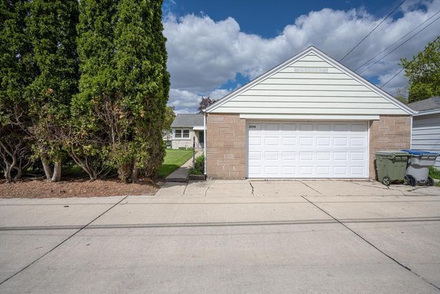 3170 S 36th STREET, Milwaukee, WI 53215