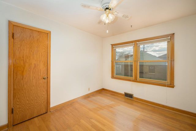 3170 S 36th STREET, Milwaukee, WI 53215