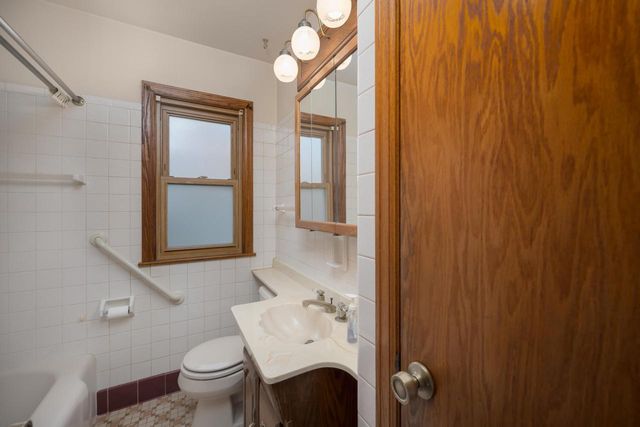 3170 S 36th STREET, Milwaukee, WI 53215