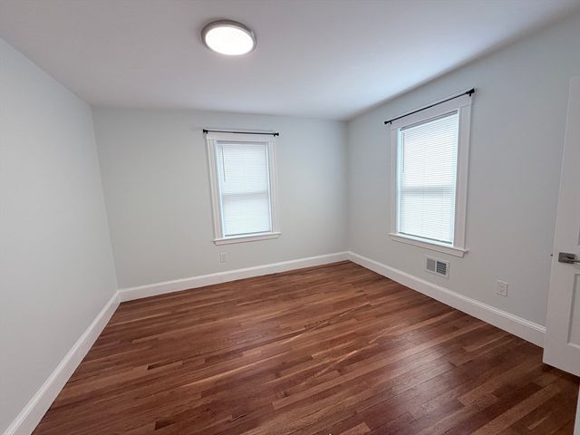 29-31 Bay State Rd 29, Quincy, MA 02171