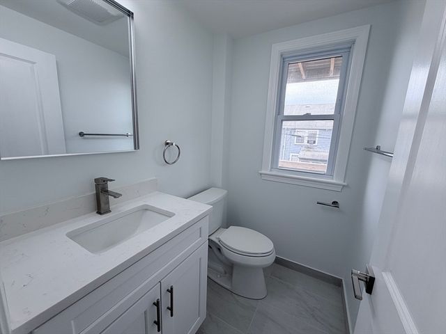 29-31 Bay State Rd 29, Quincy, MA 02171