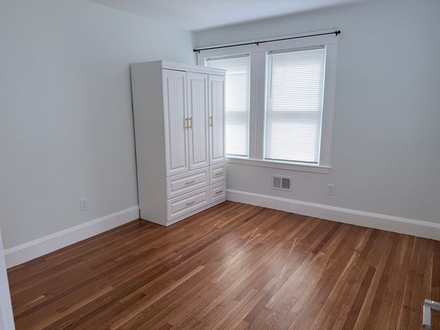 29-31 Bay State Rd 29, Quincy, MA 02171