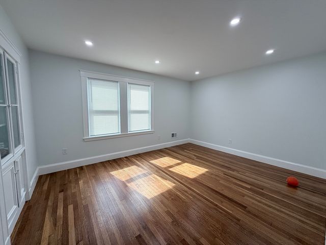 29-31 Bay State Rd 29, Quincy, MA 02171