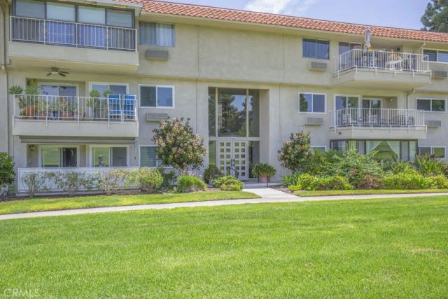 2386 Via Mariposa West West 2F, Laguna Woods, CA 92637