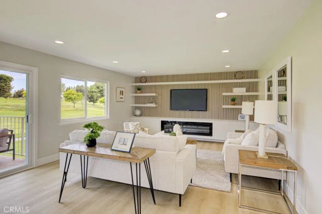 2386 Via Mariposa West West 2F, Laguna Woods, CA 92637