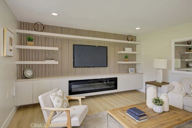 2386 Via Mariposa West West 2F, Laguna Woods, CA 92637