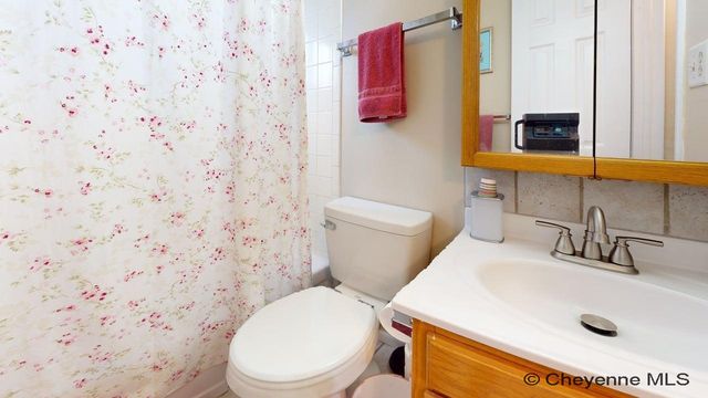 1240 MADISON AVE, Cheyenne, WY 82001