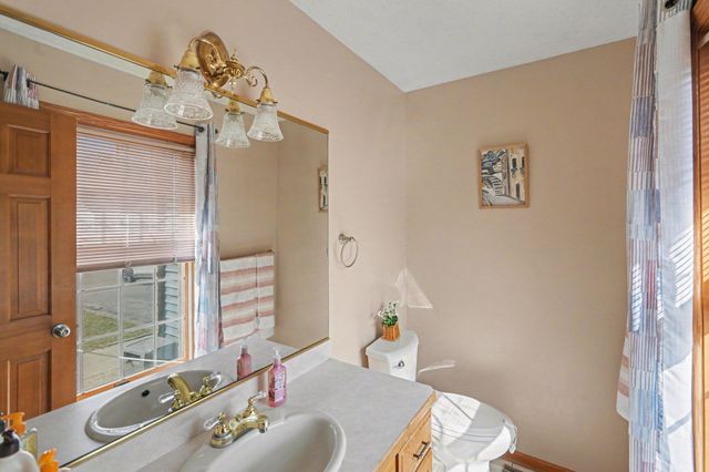 7754 18th Street N, Oakdale, MN 55128