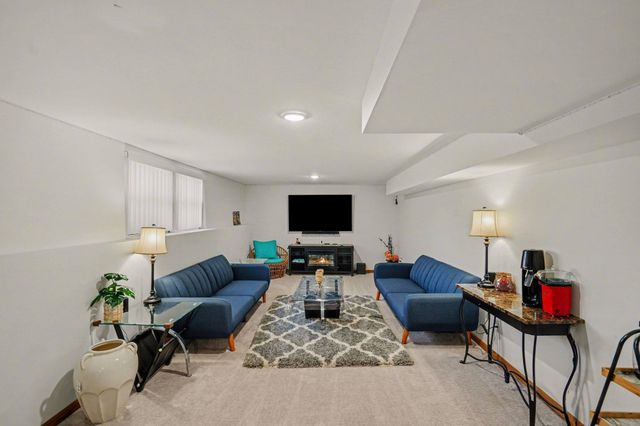 7754 18th Street N, Oakdale, MN 55128