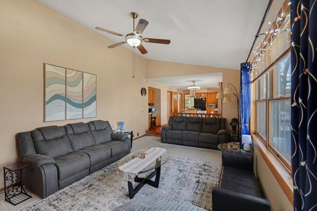 7754 18th Street N, Oakdale, MN 55128