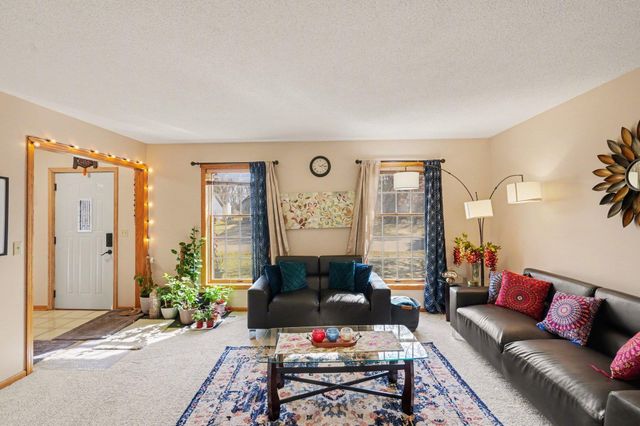 7754 18th Street N, Oakdale, MN 55128