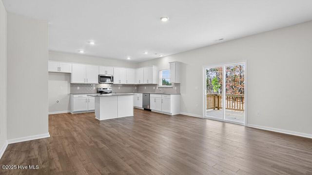 212 Calebs Corner Place, Spring Lake, NC 28390