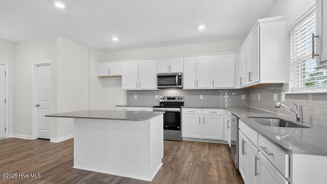 212 Calebs Corner Place, Spring Lake, NC 28390