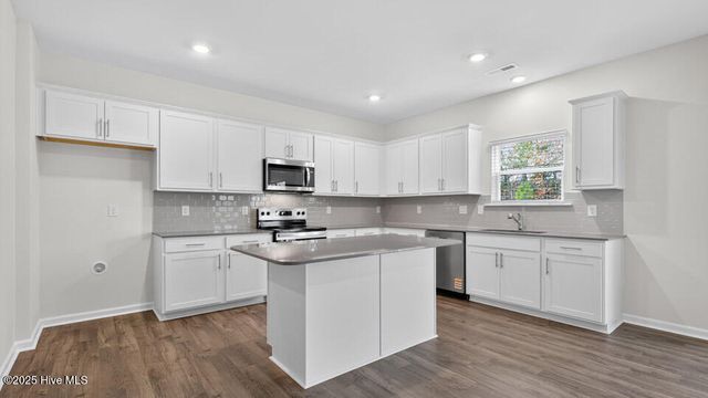 212 Calebs Corner Place, Spring Lake, NC 28390