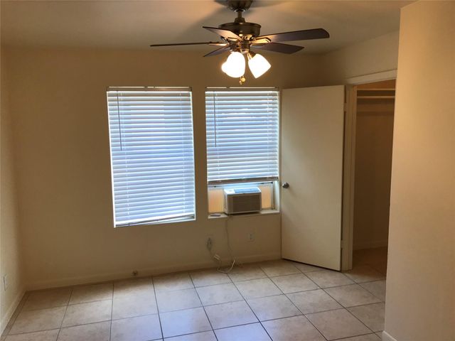 1102 W 22nd ST B, Austin, TX 78705