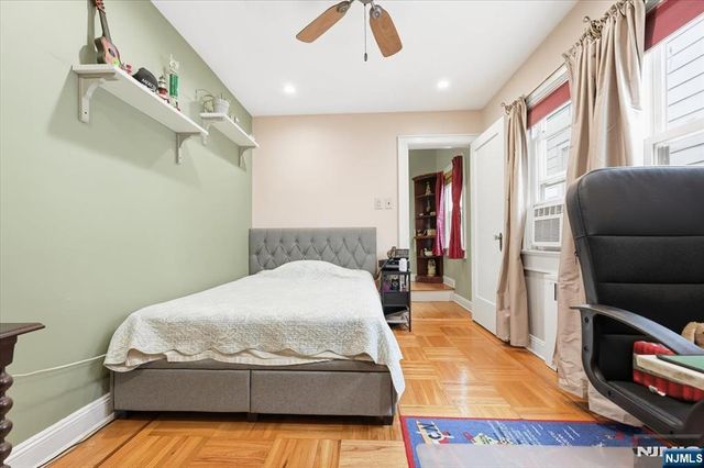 118 Avenue B, Bayonne, NJ 07002