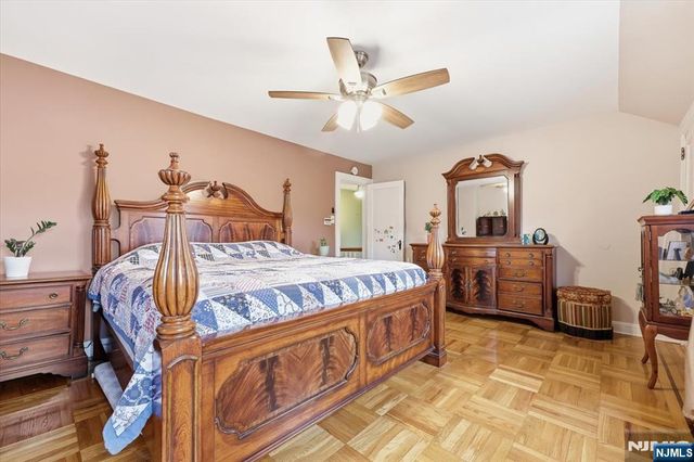 118 Avenue B, Bayonne, NJ 07002