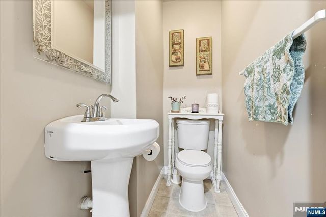 118 Avenue B, Bayonne, NJ 07002