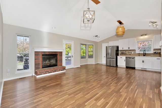 1114 N Manchester Ct, Wichita, KS 67212