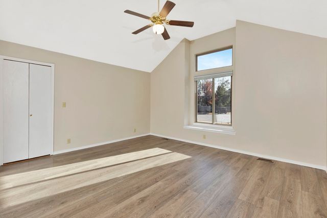 1114 N Manchester Ct, Wichita, KS 67212