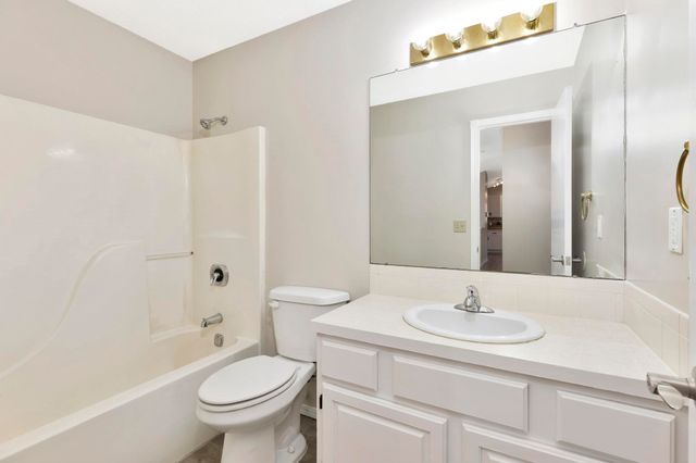 1114 N Manchester Ct, Wichita, KS 67212