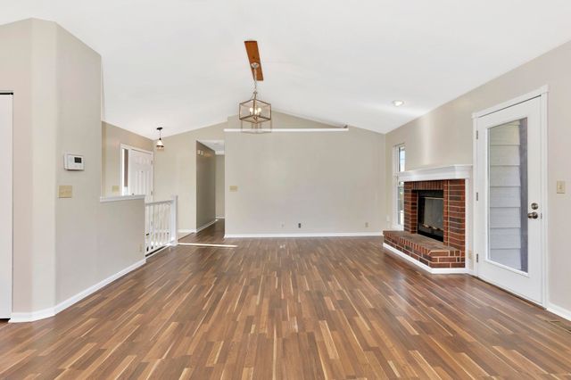 1114 N Manchester Ct, Wichita, KS 67212