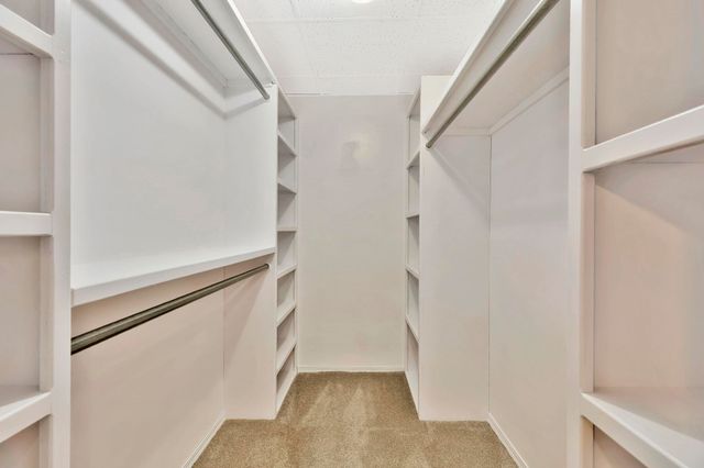 1114 N Manchester Ct, Wichita, KS 67212