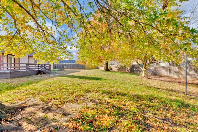 1114 N Manchester Ct, Wichita, KS 67212