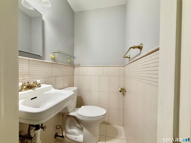 1 Willowbrook Court 1, Stamford, CT 06902
