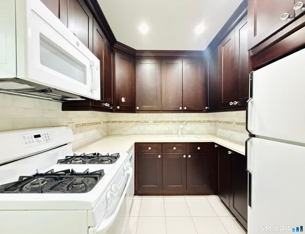 1 Willowbrook Court 1, Stamford, CT 06902