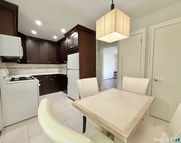 1 Willowbrook Court 1, Stamford, CT 06902