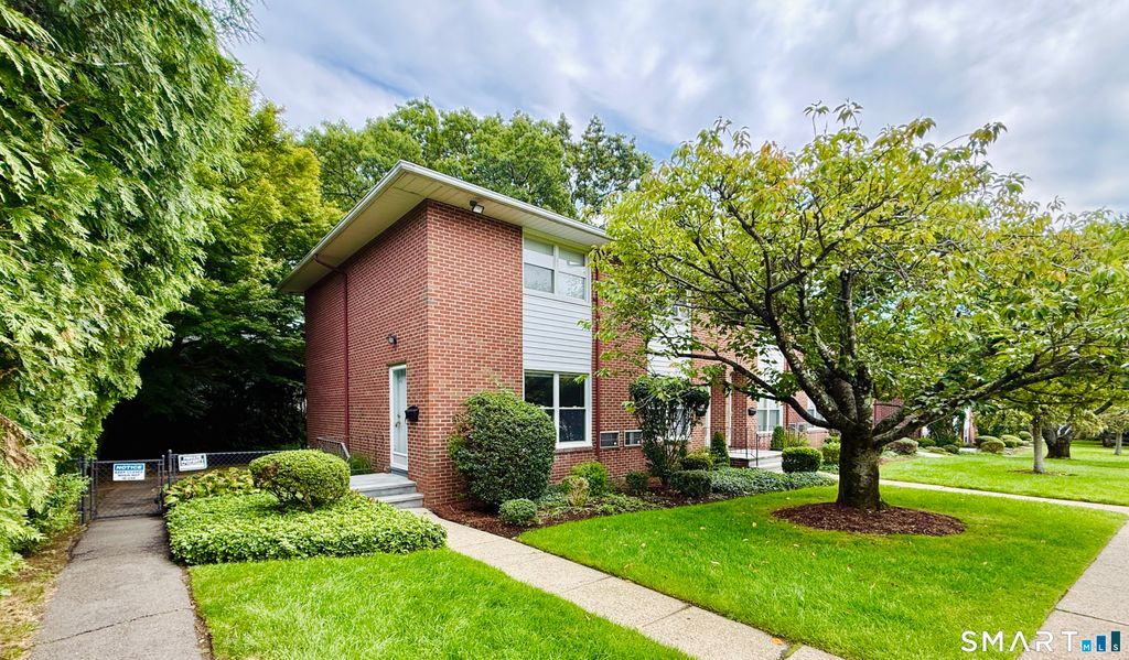 1 Willowbrook Court 1, Stamford, CT 06902