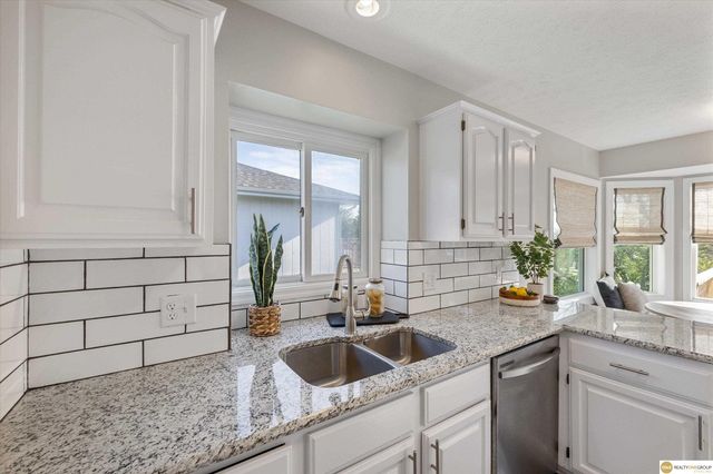 802 Fort Street, Papillion, NE 68046