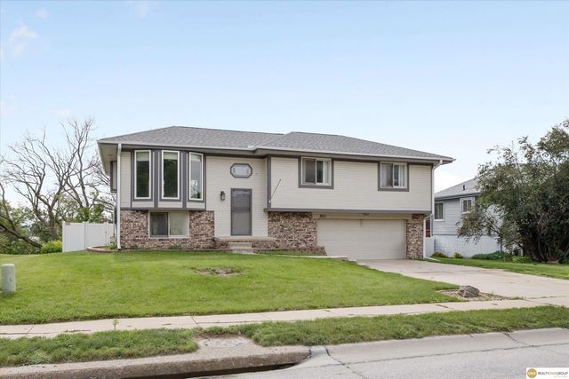 802 Fort Street, Papillion, NE 68046