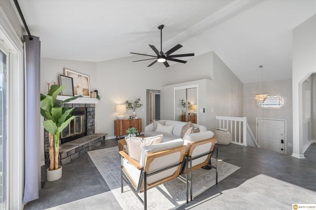 802 Fort Street, Papillion, NE 68046